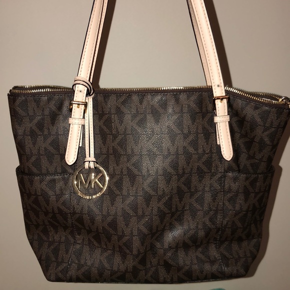 Michael Kors Handbags - MK purse!